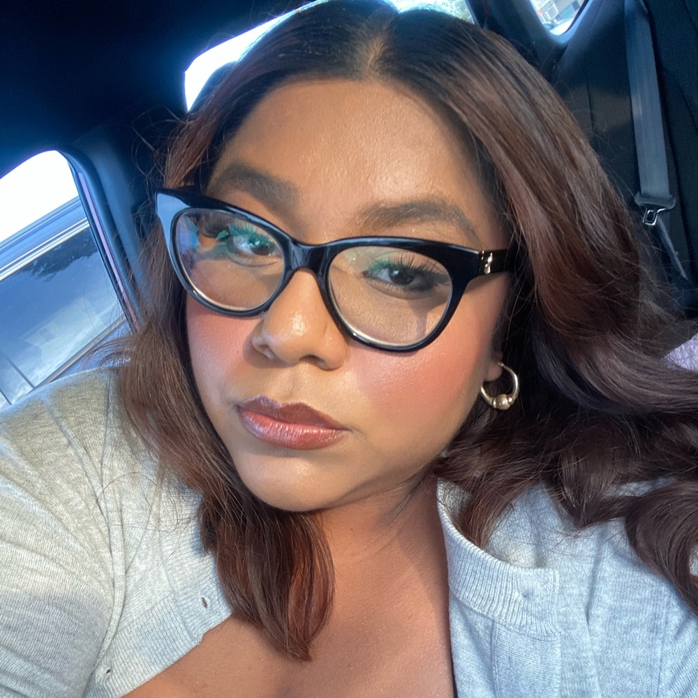 Meet your Posher, Lizbeth